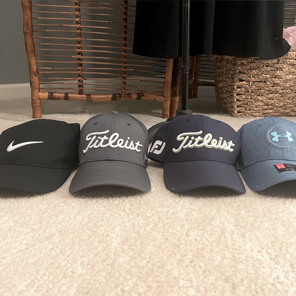 Lot of 4 hats Titleist Nike Under Armor